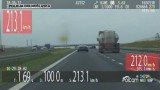 Gnał samochodem ponad 210 km/h [FILM]                  