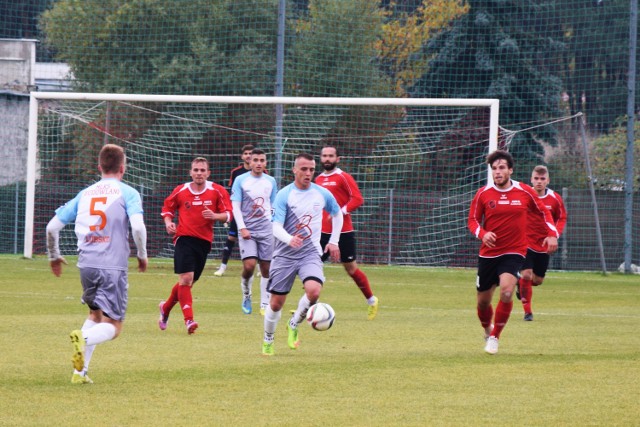 Piast Karnin pewnie i w pełni zasłużenie pokonał Budowlanych Lubsko 3:0.