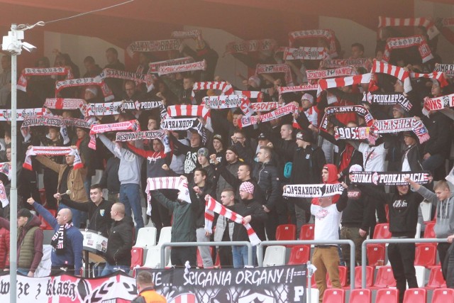 Kibice Resovii mają powody do radości nie tylko dzięki wynikom pierwszego zespołu. Świetnie w klasie O radzą sobie też rezerwy pasiaków.