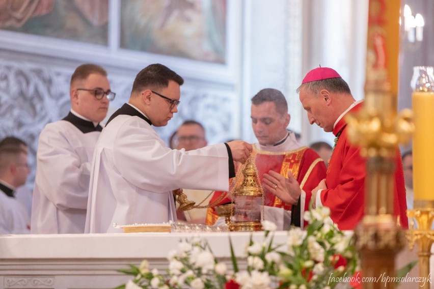 Biskup radomski Marek Solarczyk obchodził imieniny. Była wyjątkowa msza i homilia. Zobacz film i zdjęcia