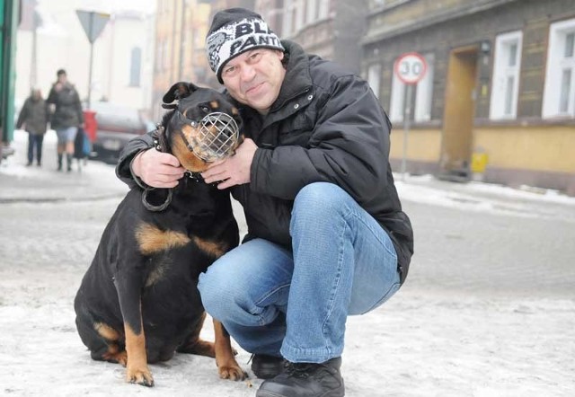 - Cieszę się z chipów i jestem za ich wszczepianiem, bo to pozwoli na wyciągnie konsekwencji wobec właścicieli, którzy zapominają o tym, że pies musi być prowadzony na smyczy - mówi Włodzimierz Borowski.