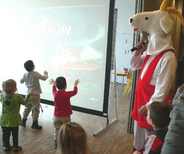 Podczas niedzielnej imprezy w Pacanowie dzieci spotkają się także z bajkowym bohaterem Koziołkiem Matołkiem.
