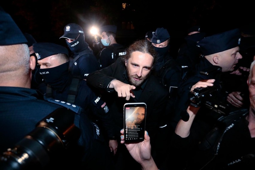 Dobromir Sośnierz został zaatakowany przed Sejmem. Poseł...