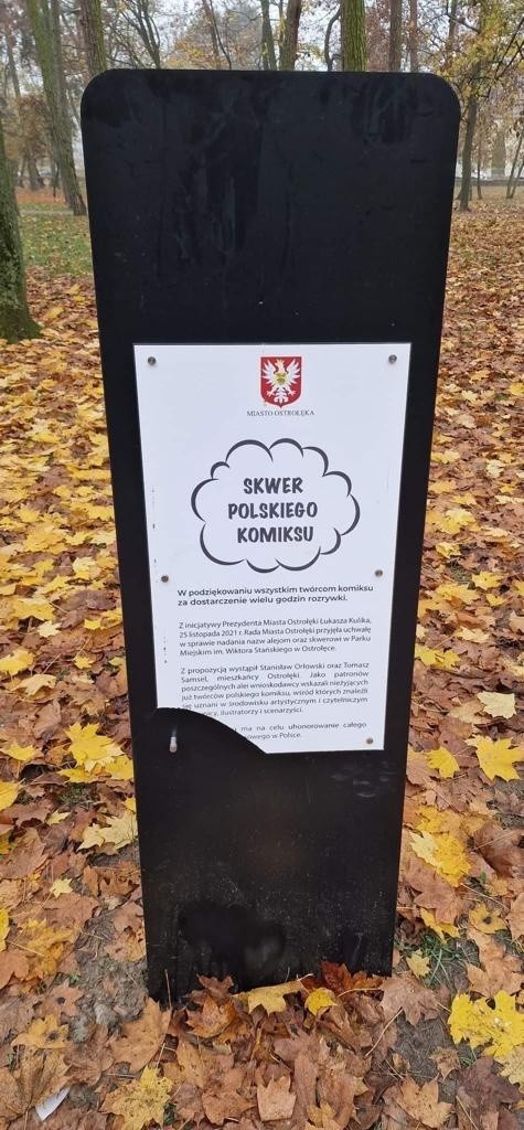 Ostrołęka. Wandale zniszczyli tabliczki w Parku Miejskim. 10.01.2023