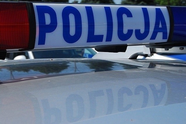 Policjanci z posterunku w Czarnej Dąbrówce zatrzymali na gorącym uczynku mężczyznę, który włamał się do domu.