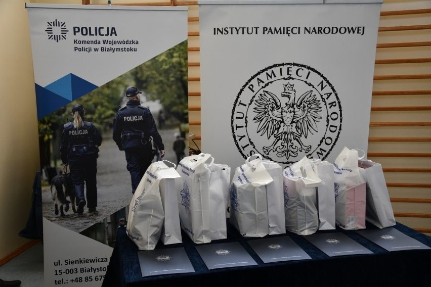 Policjanci odebrali nagrody za prace literackie i plastyczne (zdjęcia)