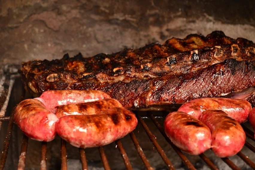 Mięso zawiera niezbędne aminokwasy, których organizm nie...