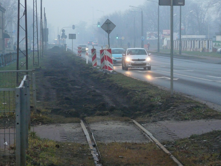 Na ulicy Łaskiej nie ma już torowiska - jak przebiega największy w historii remont w Pabianicach? ZDJĘCIA