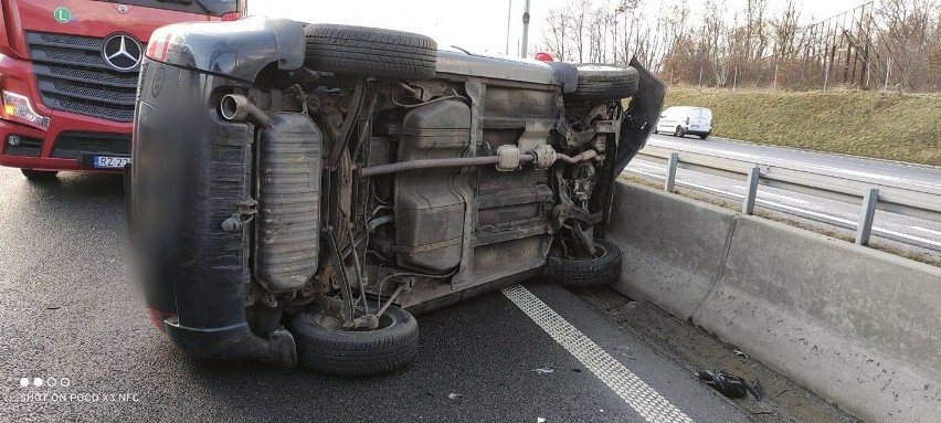 Wypadek na A4 w Krakowie. Ogromne korki na obwodnicy miasta [UTRUDNIENIA]