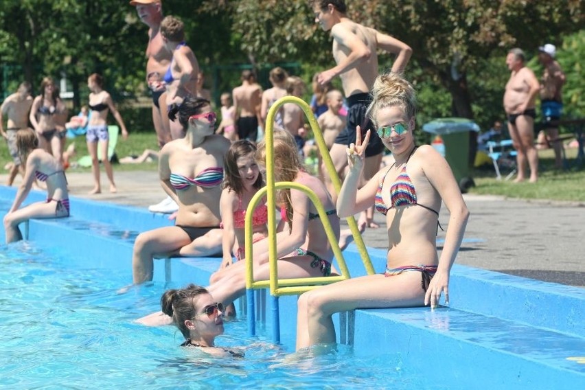 Zabawa w basenie przy Szczecińskiej