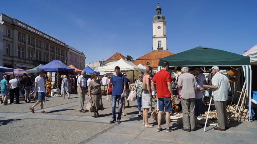 Ogromny Jarmark Świętojański wokół Ratusza przyciągnął...