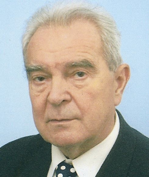 Romuald Kołudzki-Stobbe jest autorem wielu artykułów o ziemi...