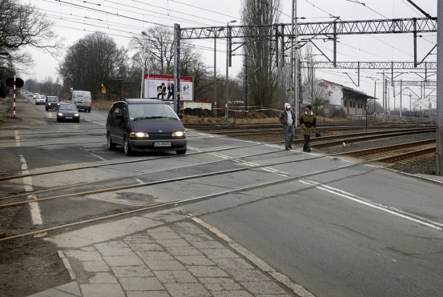 Przejazd przez torowisko na ulicy Cukrowej wymaga remontu, a nie tylko doraźnych napraw.