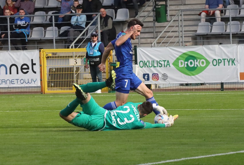 Miedź Legnica - Cracovia 1:1. Remis, który nic nie daje. „Nowy” trener, stare problemy Miedzi (SKRÓT, BRAMKI, GOLE, WIDEO, ZDJĘCIA)