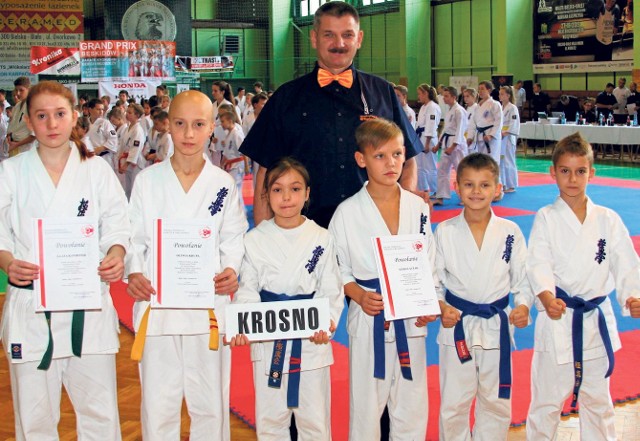 W turnieju  w Bielsko - Białej  reprezentanci Krośnieńskiego Klubu Kyokushin Karate zajęli drugie miejsce drużynowo