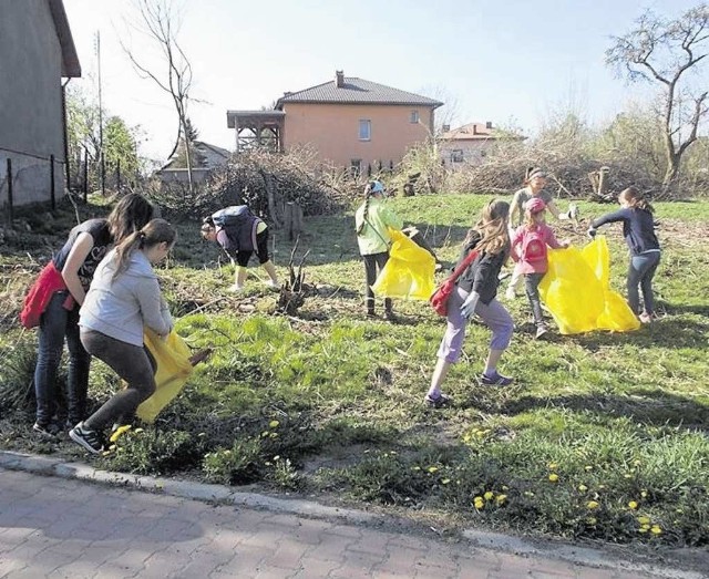 Uczestnicy sprzątania Doliny Będkowskiej zebrali 200 worków śmieci