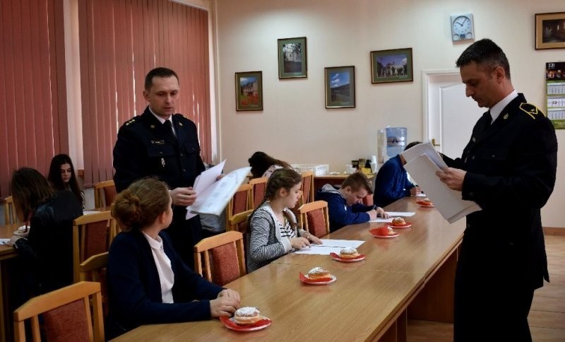 Konkurs dla dzieci i młodzieży "Młodzież zapobiega pożarom" w Staszowie. Zobacz, kto był najlepszy [WYNIKI]
