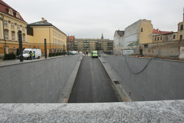 23.11.2015 wroclawulica zamkowa konczy sie remont wjazd do parkingu pod placem wolnosci plac wolnosci wjazd od kazimierza wielkiego przebudowa gazeta wroclawskatomasz holod / polska press