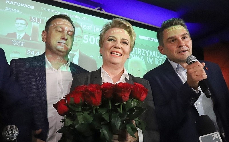 W ostatnich wyborach na Zdanowską zagłosowało 215 tys....