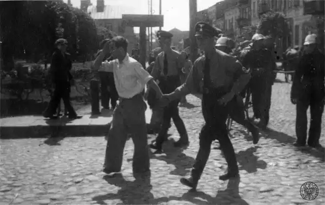 19 marca 1942  Niemcy zlikwidowali getto w Kutnie. Więźniów wywieźli do obozu zagłady w Chełmnie.