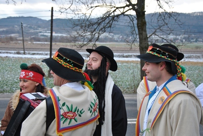 W miejscowości Wiśniowa koło Strzyżowa przeszedł dziś Orszak...