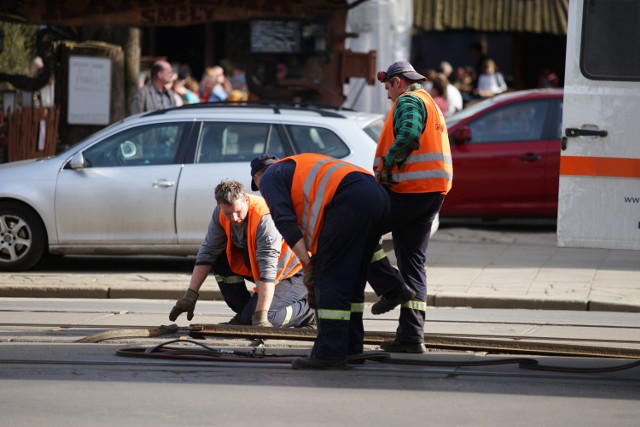 Wybrzuszone szyny na Kościuszki