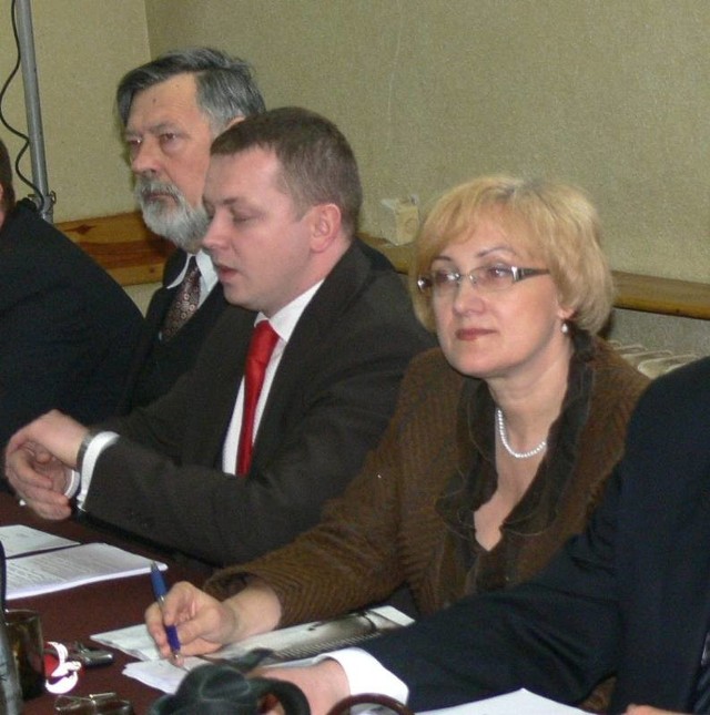 Bożena Bętkowska otrzymała nominację skarżyskiej Platformy Obywatelskiej i jest kandydatką partii na prezydenta Skarżyska. Listę do sejmiku wojewódzkiego otwiera Marcin Ożóg (na zdjęciu w środku, obok radnego powiatowego Zenona Nowakowskiego). 