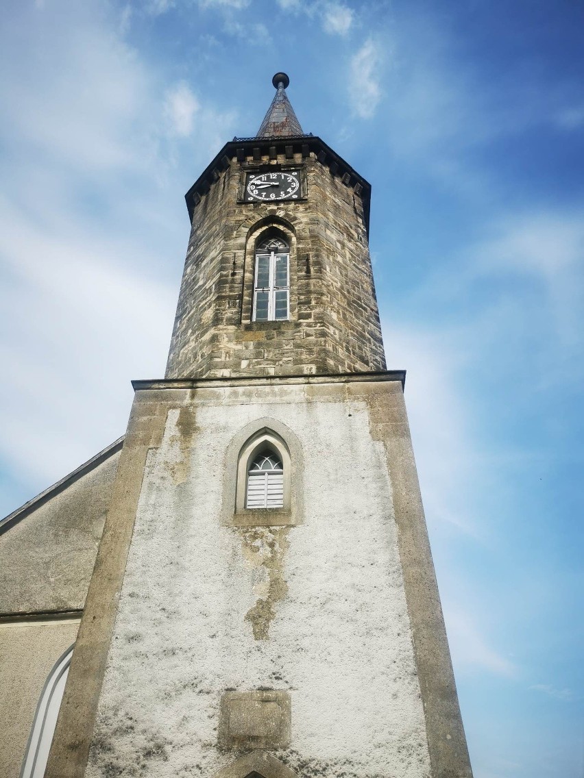 Dzwonnica przy kościele ewangelickim w Tomisławiu została...