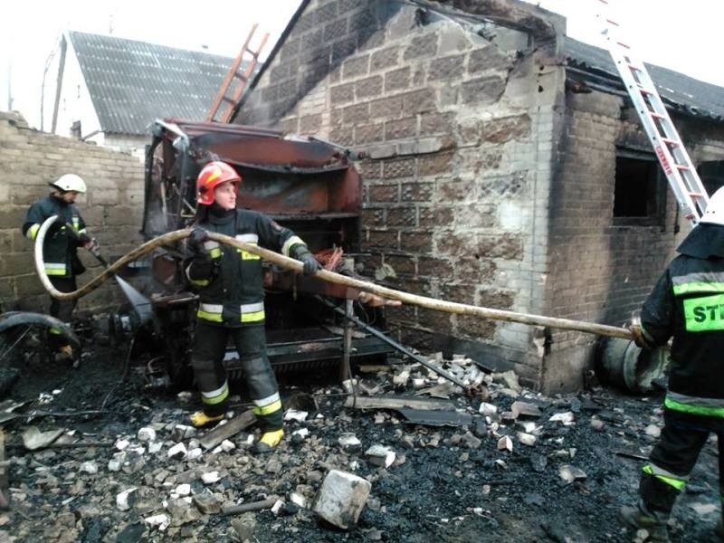 Strażacy gasili budynek gospodarczy w Tyszkach Gosterach