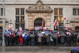 Protest Wolnych Polaków w Gdańsku. To sprzeciw wobec zmian w Trybunale Konstytucyjnym