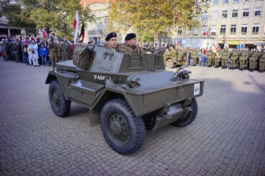 Poznań: Obchody 11 listopada. Poznaniacy świętują odzyskanie...