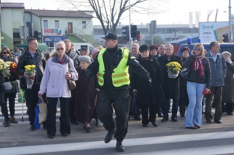 Raginisa - Wysockiego. Policja kieruje ruchem (zdjęcia, wideo)