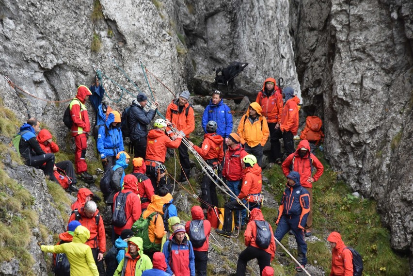 Tatry. Ratownicy górscy ze świata na wspólnych warsztatach [ZDJĘCIA]