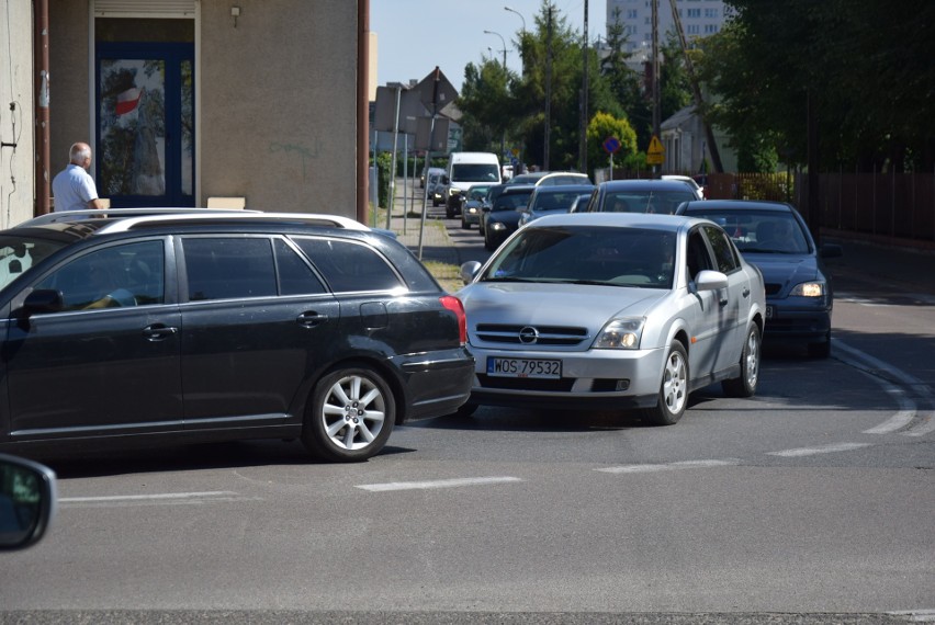 Ostrołęka znów zakorkowana. Kilkadziesiąt minut, żeby wyjechać z miasta. 14.08.2020. Zdjęcia