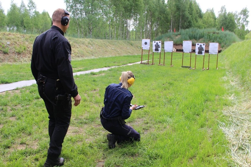 Policjanci strzelali i szybko wymieniali magazynki (zdjęcia)