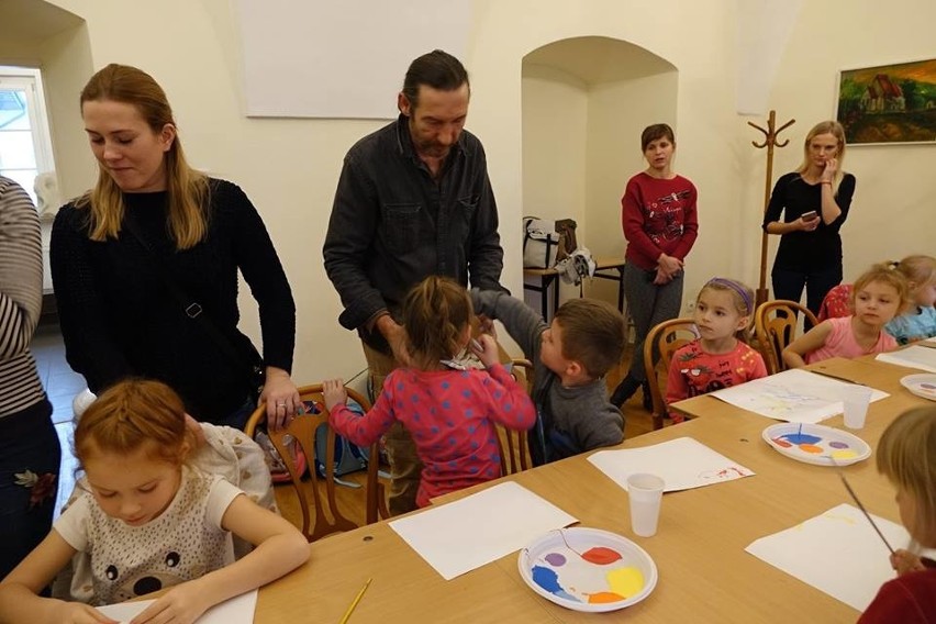 Przedszkolaki z Dzierążni na warsztatach w pińczowskim centrum kultury [FOTO]