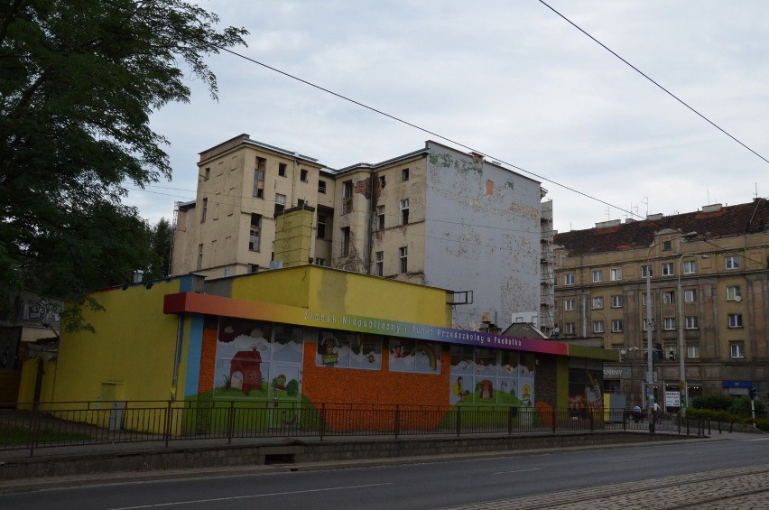 Zabytkowe kamienice przy skrzyżowaniu ul. Piłsudskiego i...