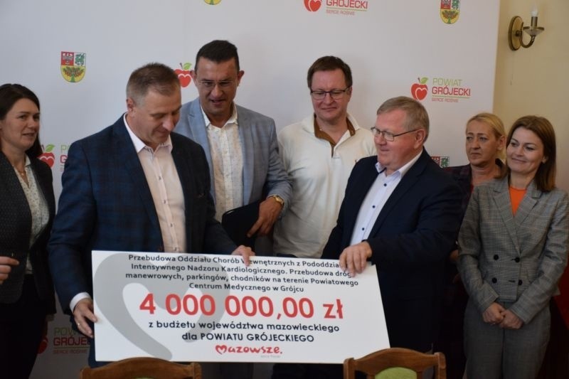 Umowa podpisana. Więcej na kolejnych zdjęciach