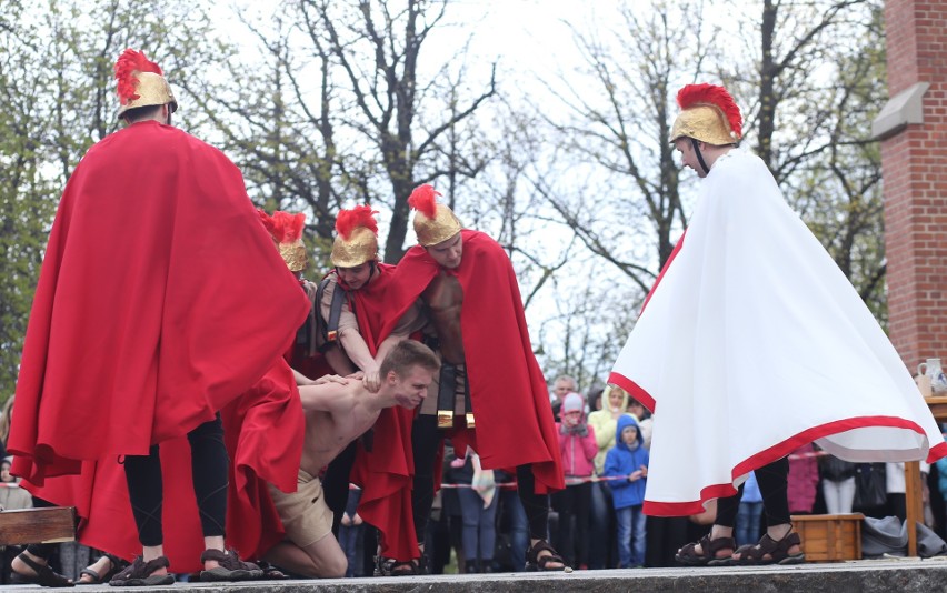 Chwalebne Misterium Męki Pańskiej w Piekarach Śląskich: Od sądu po ukrzyżowanie - ostatni akt 