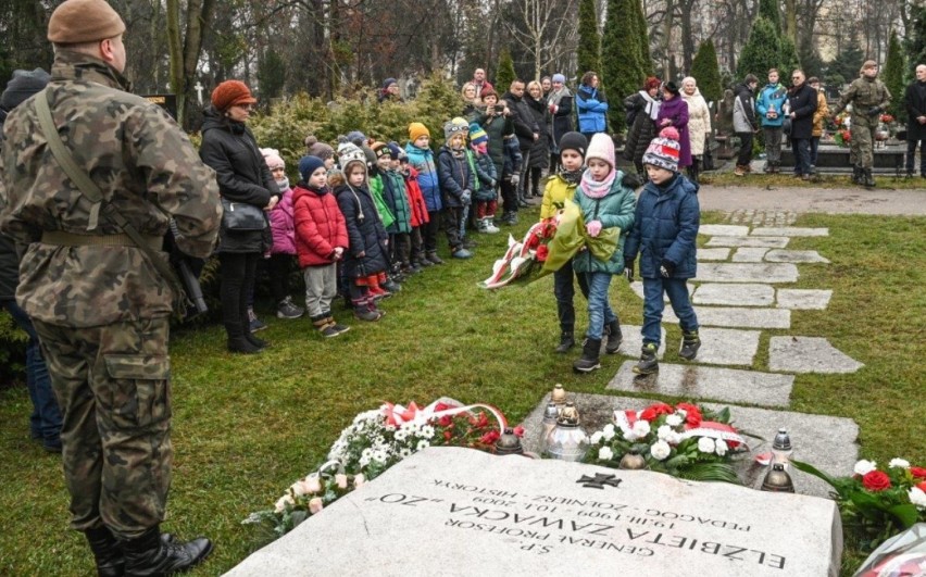 Tak Toruń żegnał wybitną mieszkankę 15 lat temu