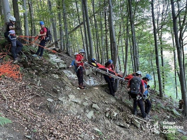 W ostatnich tygodniach ratownicy Grupy Beskidzkiej GOPR intensywnie się szkolą, ale także cały czas prowadzą interwencje w górach