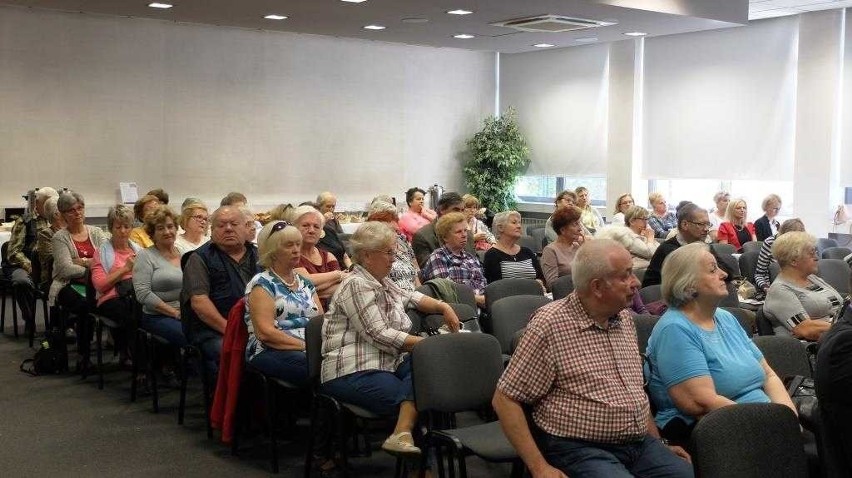 Kraków. ZUS uczy seniorów jak unikać oszustów