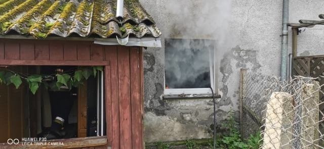 Po pożarze mieszkania w jednym z budynków w Tychowie (gmina...