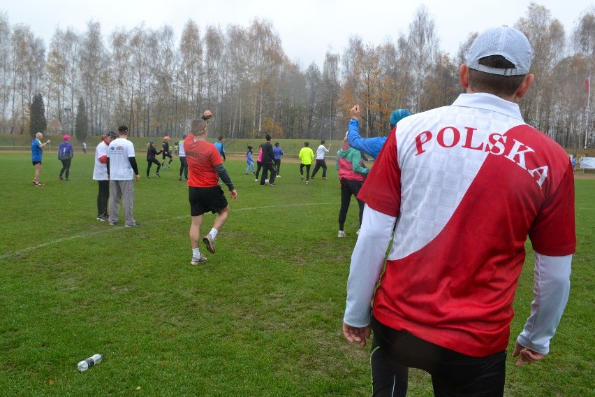 Bieg Niepodległości w Czechowicach-Dziedzicach. Wystartowało pół tysiąca biegaczy [ZDJĘCIA]