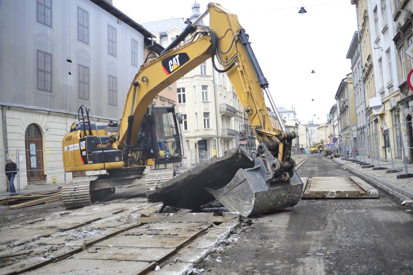 Trwa remont ulicy Krakowskiej. Zobacz, jak postępują prace [ZDJĘCIA]