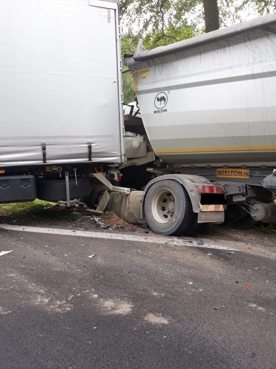 Krasne Stare: Wypadek zablokował DK8. Zderzyły się dwa tiry