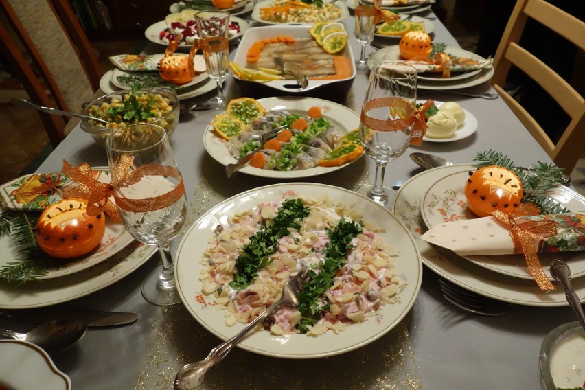 Zupa grzybowa, ryba w galarecie, krokiety z pieczarkami - oto najlepsze przepisy Magdy Gessler i Kuby Kuronia na świąteczny obiad 