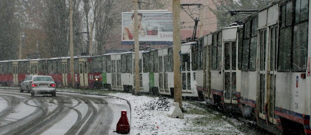 Na ulicy Kolumba w Szczecinie utworzył się prawdziwy zator.