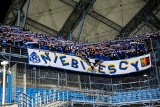 Kibice Ruchu Chorzów na stadionie Lecha Poznań ZDJĘCIA Niebiescy mieli liczne wsparcie z trybun. Tysiąc fanów gości przy Bułgarskiej