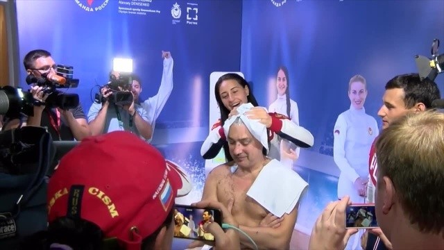 Trener reprezentacji Rosji stracił w Rio... włosy. To efekt przegranego zakładu z zawodnikami
